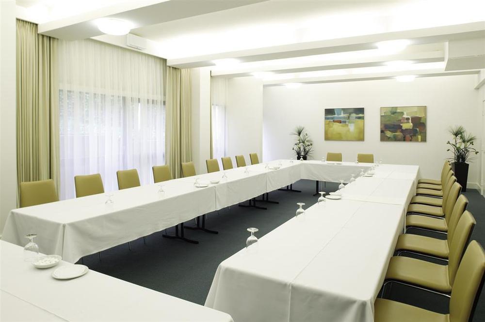 Best Western Plus Travel Inn Мельбурн Удобства фото